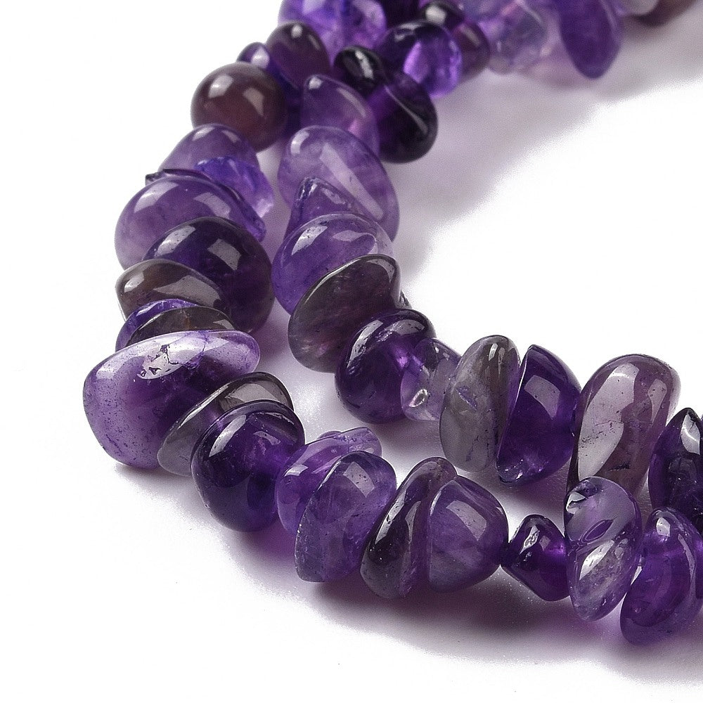 אבני חן בחיתוך צ'יפס אמטיסט 8-5 מ"מ, שורה כ-80 סנטימרים