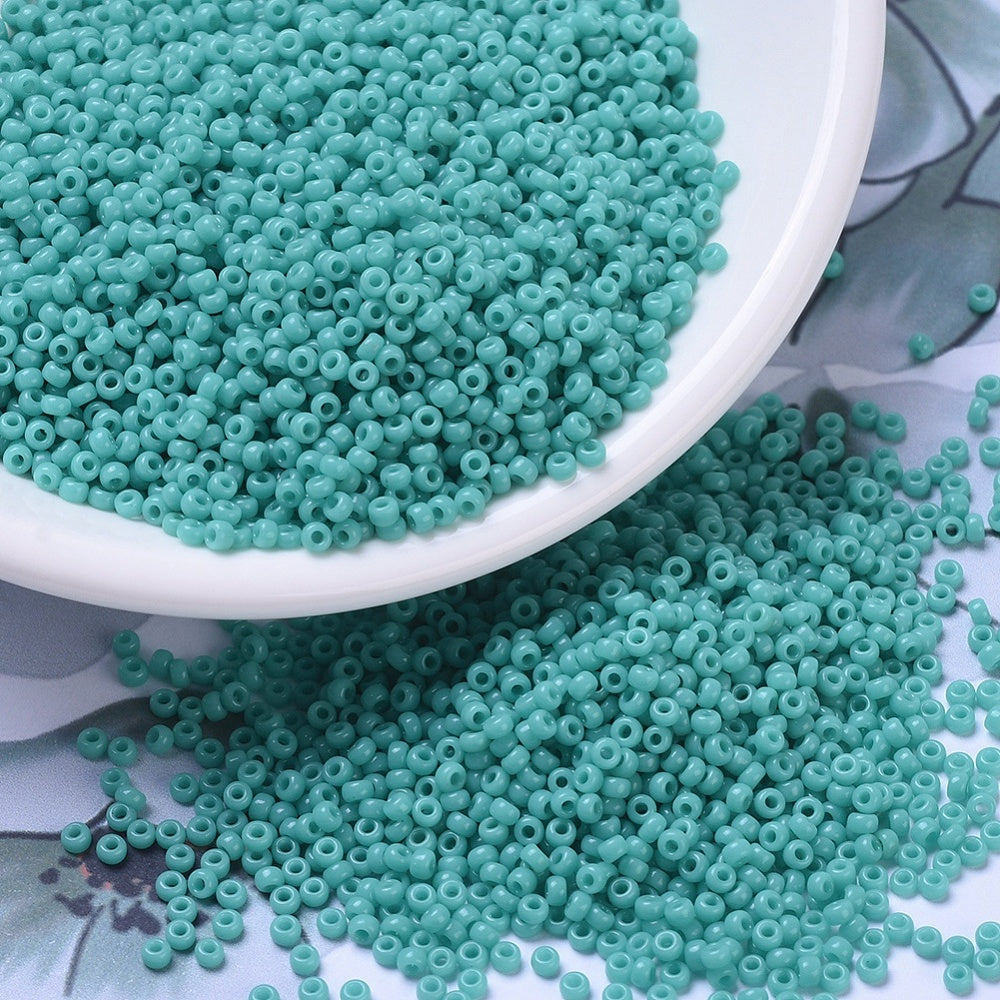 חרוזים יפנים מיוקי טורקיז 2 מ"מ, חור 0.8 מ"מ, 10 גרם (כ-1100 חרוזים)