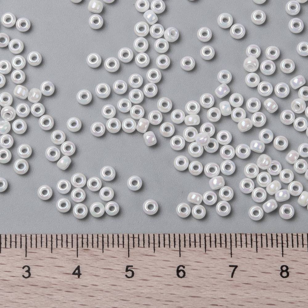 חרוזים יפנים מיוקי בצבע לבן פנינה, 3 מ"מ, חור 1 מ"מ - 10 גרם בחבילה (כ420 חרוזים)